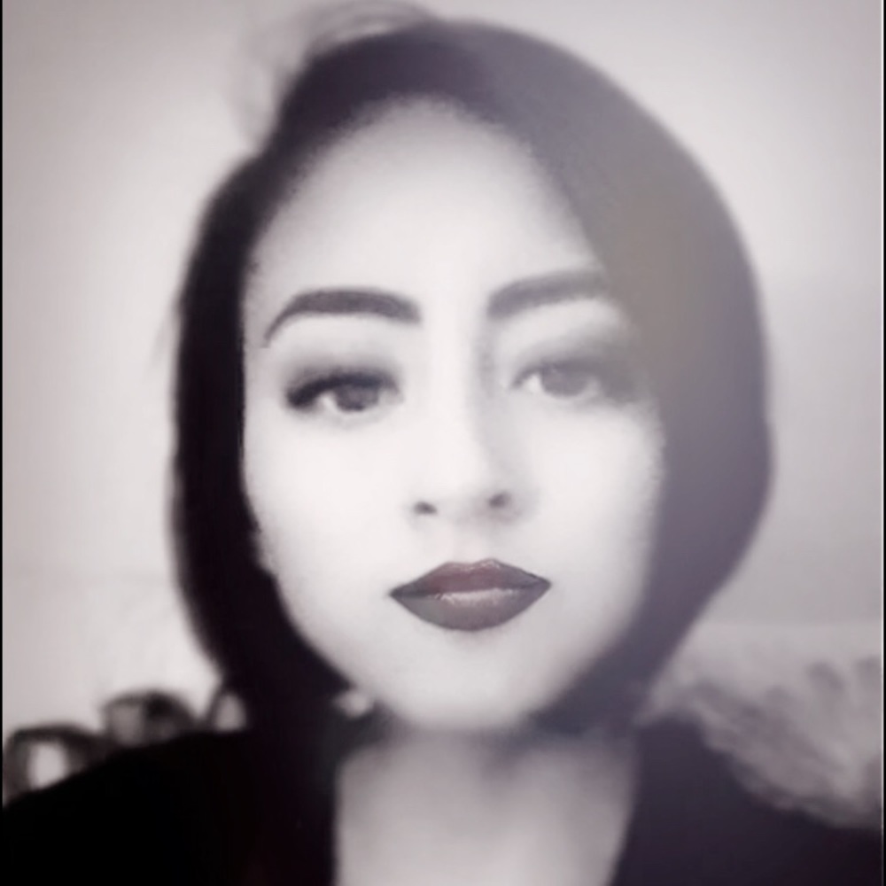 Meet your Posher, Daniela